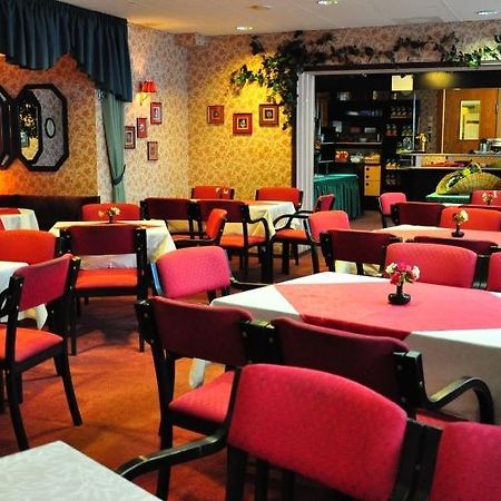 Hotel Stroomi Tallinn Bagian luar foto