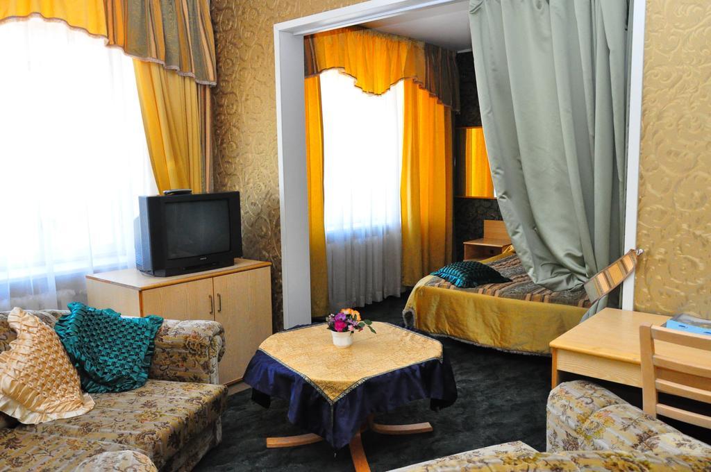 Hotel Stroomi Tallinn Ruang foto
